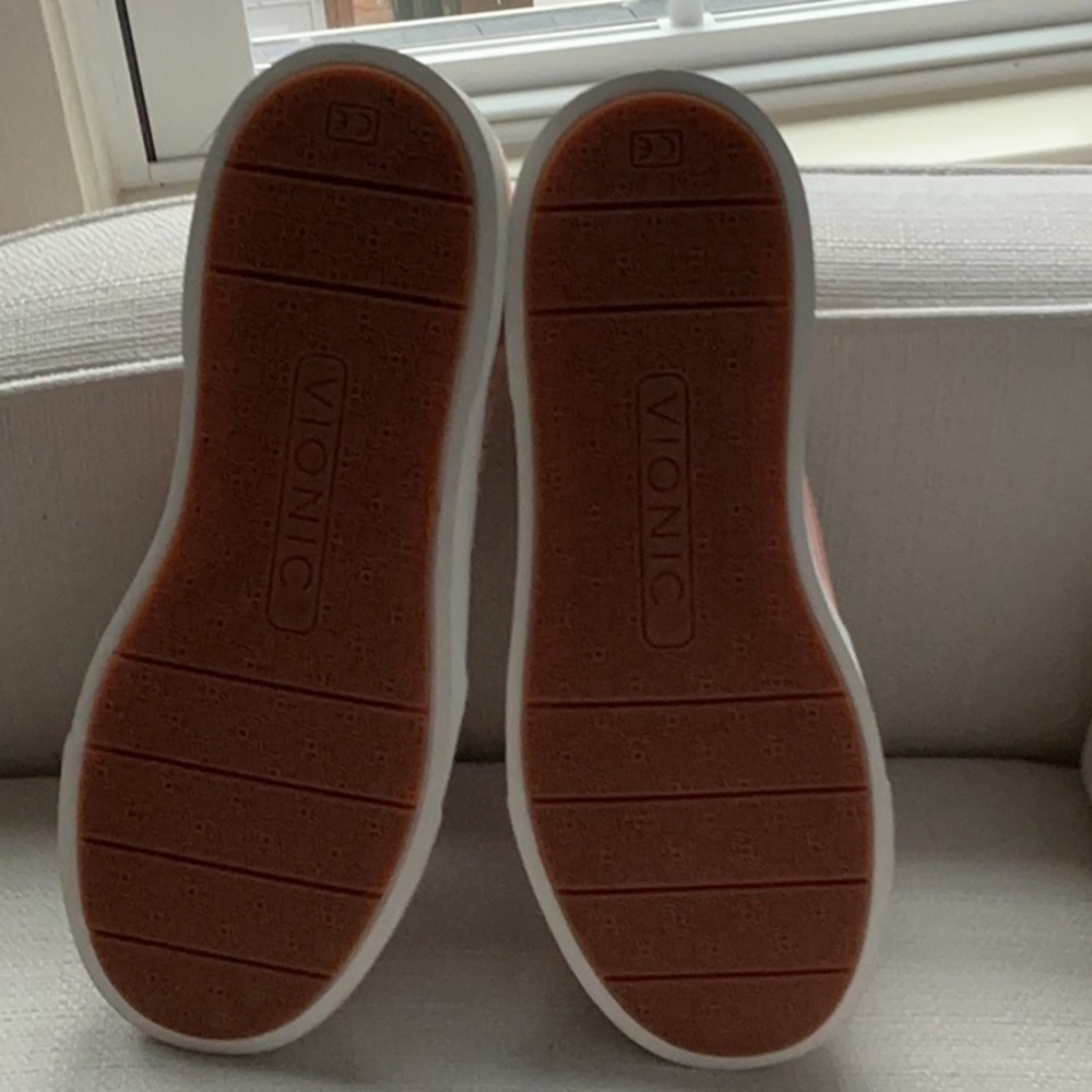 VIONIC KIMMIE PERF SLIP ON SNEAKERS WOMEN'S SZ 9 SHOES - Picture 3 of 8